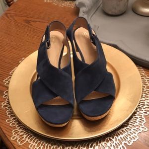 BRAND NEE NEVER WORN Clarks Maritsa Lara Navy Suede block heels